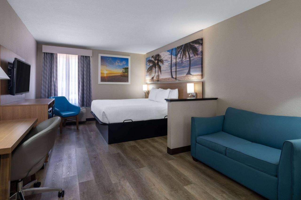 Days Inn & Suites By Wyndham Commerce Extérieur photo