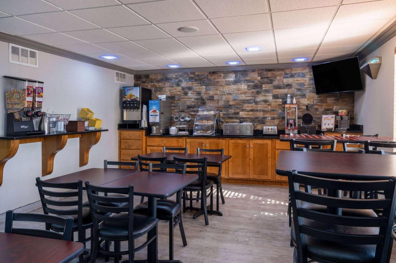Days Inn & Suites By Wyndham Commerce Extérieur photo