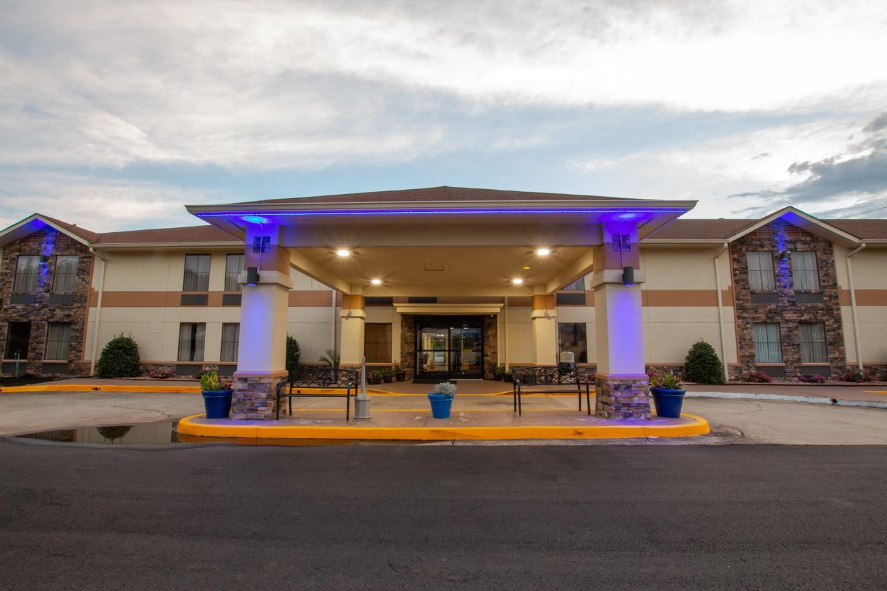Days Inn & Suites By Wyndham Commerce Extérieur photo